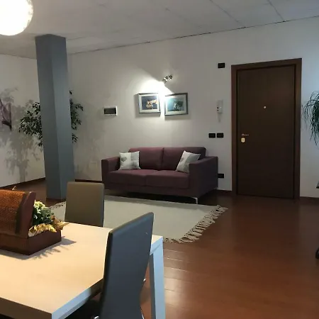 Da Lenny: A Due Passi Dal Centro Storico Apartment