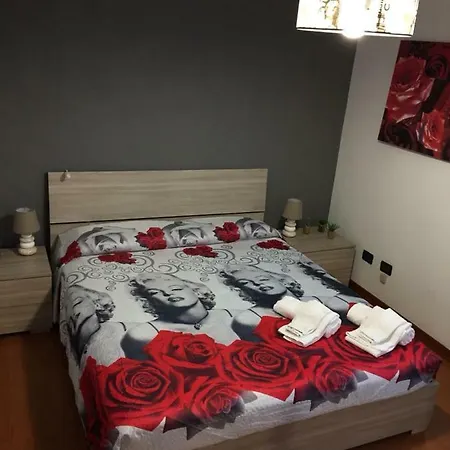 Da Lenny: A Due Passi Dal Centro Storico Apartment